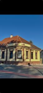 Το κτήριο όπου στεγάζεται  το διαμέρισμα