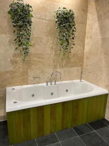 Et badeværelse på Spacious Victorian townhouse - Sleeps 11