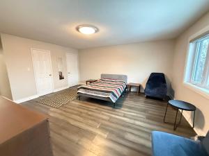 Χώρος καθιστικού στο 3 bed 2 bath luxury home in Markham