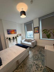 Giường trong phòng chung tại A nice and cozy Studio near West Hampstead Station