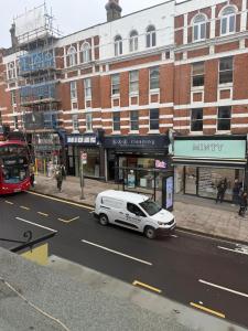 Ảnh trong thư viện ảnh của A nice and cozy Studio near West Hampstead Station ở London