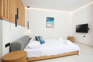 En eller flere senge i et værelse på Inception Luxury Villas + 54 billeder