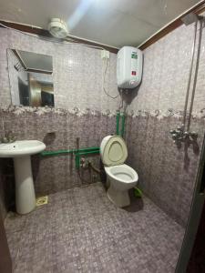 O baie la Baoo Jee Hotel Islamabad +45 fotografii