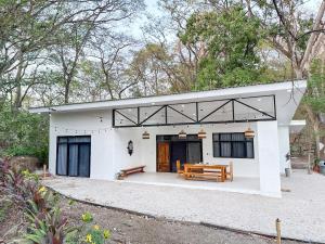 Fotografie z fotogalerie ubytování 3 Bedroom Home in Playa Pelada v destinaci Nosara