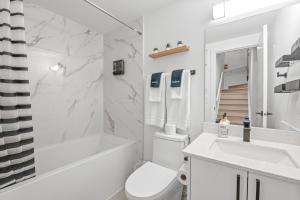 Kupatilo u objektu Laurel 27BnB +28 fotografija