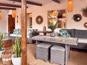 Φωτογραφία από το άλμπουμ του Hare Mahalo στη Χάνγκα Ρόα