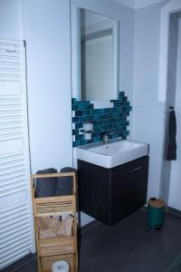 Φωτογραφία από το άλμπουμ του Bergapartment I Netflix I Disney I Bad I Küche σε Bad Oeynhausen +6 φωτογραφίες