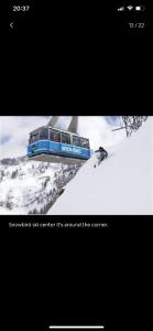 Secluded retreat in Draper UT في درابير: صورة لقطار في الثلج