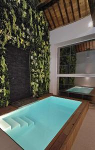 Swimmingpoolen hos eller tæt på Domaine de Donstiennes