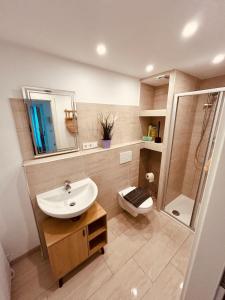 Ένα μπάνιο στο Odw homes - small cozy old town apartment