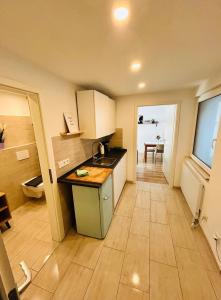 Η κουζίνα ή μικρή κουζίνα στο Odw homes - small cozy old town apartment