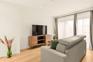 TV a/nebo společenská místnost v ubytování Superior Apartment Dingolfing - Design & Komfort