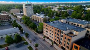 El edificio en el que está el apartahotel