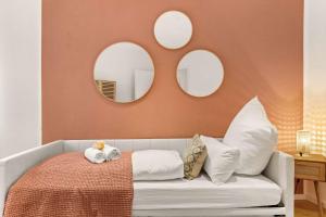 Postel nebo postele na pokoji v ubytování Deluxe Apartment Dingolfing - Design & Space