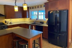 Kuchyň nebo kuchyňský kout v ubytování Smooth Sailing on Lake Champlain + 16 fotografií