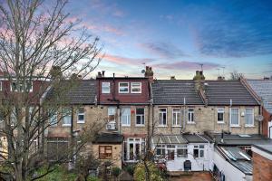 Το κτήριο όπου στεγάζεται  το διαμέρισμα