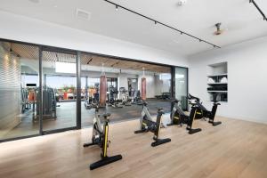 Fitness centrum a/nebo fitness zařízení v ubytování Kasa University-Airport Santa Clara