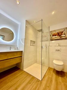 Ένα μπάνιο στο Modernes deluxe Apartment für 4 Pers in Kaarst Nähe Düsseldorf