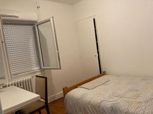 En eller flere senge i et værelse på Dreams + 3 billeder