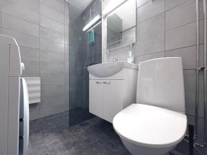 Et badeværelse på Northern Seasons - Outokumpu