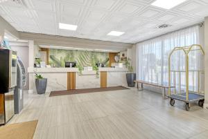 El lobby o recepción de All-New, Ground-Floor, Huge Pool, Tiki Bar & Grill 42 fotos más