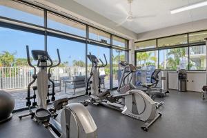 Gimnasio o equipamiento deportivo en All-New, Ground-Floor, Huge Pool, Tiki Bar & Grill