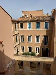 Budova, kde se apartmán nachází