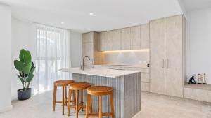 Kuchyň nebo kuchyňský kout v ubytování Pacific Chill 2 Mins Walk to Beach