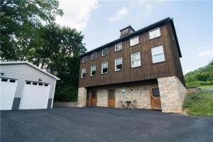 Το κτήριο όπου στεγάζεται  η παραθεριστική κατοικία