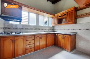 Η κουζίνα ή μικρή κουζίνα στο apartamento amplio