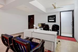 Μια τηλεόραση ή/και κέντρο ψυχαγωγίας στο Collection O Magarpatta City Formerly Ekab Hospitality