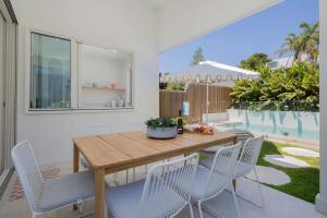 Πισίνα στο ή κοντά στο Nirvana, Mineral Swimming Pool, close to Beaches