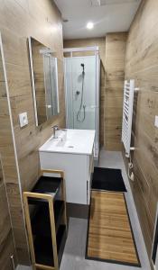 Φωτογραφία από το άλμπουμ του studio cosy - centre-ville de Montargis -Wifi, Netflix σε Montargis