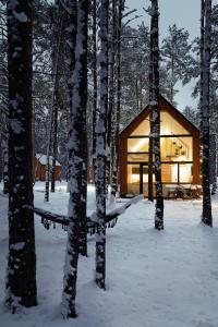 Wyjątkowy domek w kompleksie Patyki Las Możliwości om vinteren