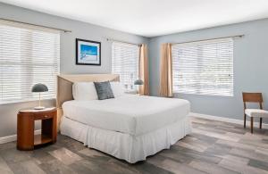 Postel nebo postele na pokoji v ubytování Kasa La Flora And Impala Miami Beach