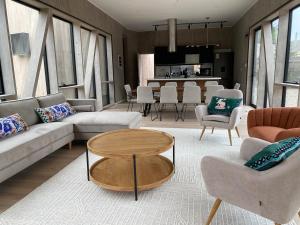 Posezení v ubytování Moderna y espectacular casa en Maitencillo