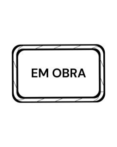 Una caja con la palabra em otropa en ella en Vecchio Toro - Cabanas & Chalés Villaggio Girotto, en Braúna