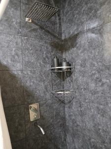 Ένα μπάνιο στο Amplio departamento zona céntrica