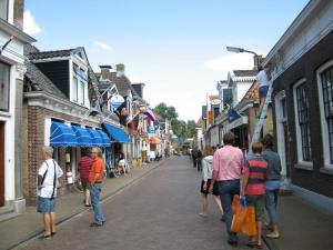 Επισκέπτες που μένουν στο Holiday home in Heeg with swimming pool