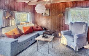 Χώρος καθιστικού στο 2 Bedroom Awesome Home In Sejerø