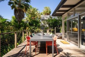 Фотография из галереи 'Rosella' A Mid Century Modern House, Avalon Beach в городе Clareville