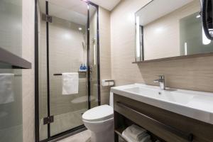 Koupelna v ubytování Hanting Hotel Shanghai Jing'an Temple Xikang Road