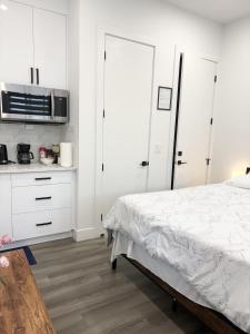 Kuchyň nebo kuchyňský kout v ubytování Bird Nest Suites