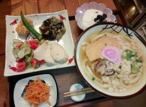 Mad på landstedet eller i nærheden