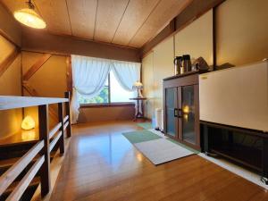 Η κουζίνα ή μικρή κουζίνα στο 民宿やいち