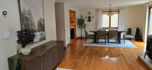 Χώρος καθιστικού στο Lakeside Cozy Home At Winni Close To Abenaki Ski Area And Boat Launch