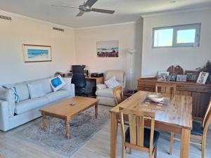 Χώρος καθιστικού στο Sorrento Bluewater Apartment