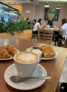 Đồ ăn tại/gần khách sạn +15 ảnh