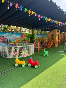 Herní místnost nebo prostor pro děti v ubytování The Lake Farm - Dak Lak + 63 fotografií