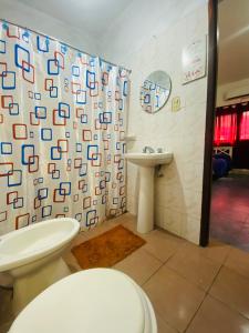 Et badeværelse på Hospedaje Loli